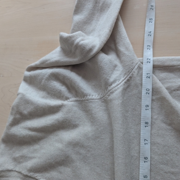 Joseph Abboud Cream V-Neck Sweater Soft Knit Timeless - Picture 4 of 9